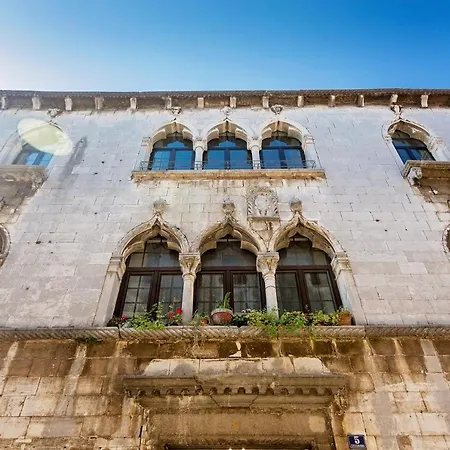 Miha Апартаменты *