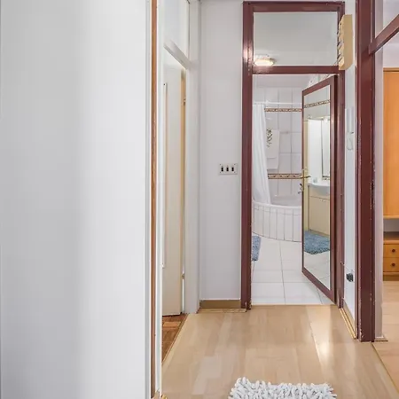 Miha Apartment Porec