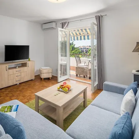 Apartment Miha *
